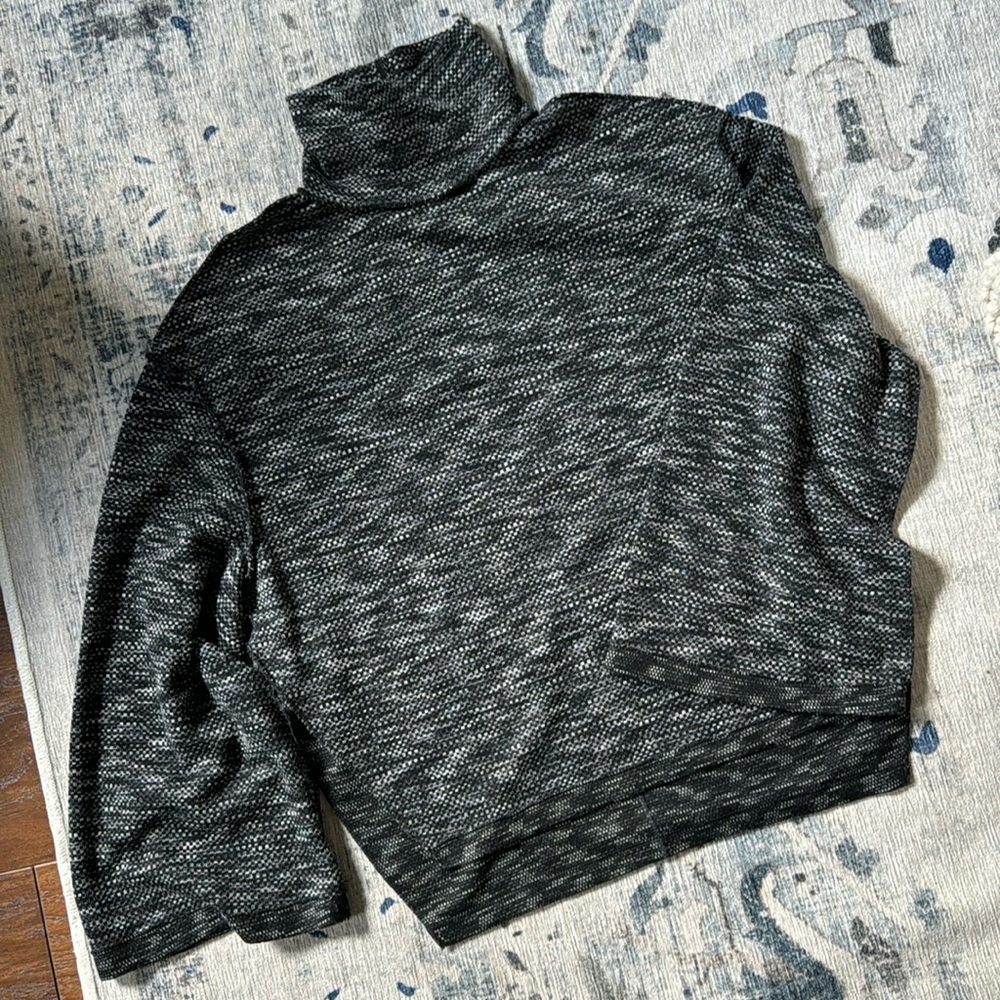 FREE PEOPLE thin black pullover size XS